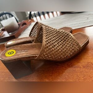 NWOT Baretraps Brenda Sandal - size 9